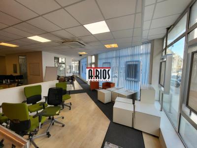 Louer Commerce 242 m2 Toulon