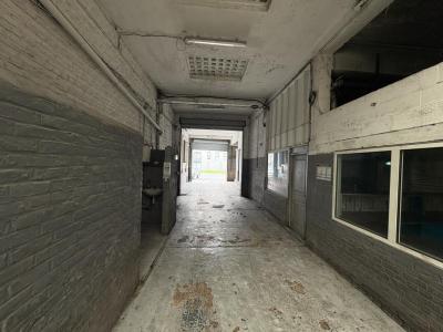 Louer Commerce 600 m2 Loos