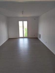 For rent Chappes 4 rooms 79 m2 Allier (03390) photo 2