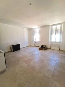 Louer Appartement Muy 780 euros