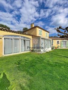 For sale Saint-maximin-la-sainte-baume 6 rooms 220 m2 Var (83470) photo 2