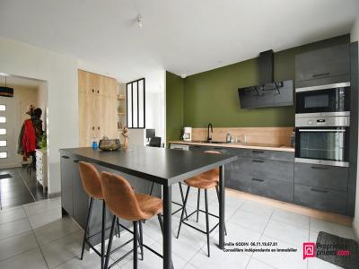 For sale Saint-pierre-des-echaubrognes 6 rooms 110 m2 Deux sevres (79700) photo 0