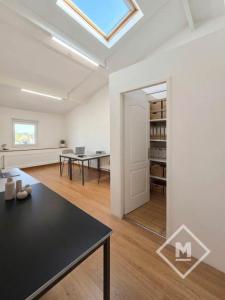 Louer Commerce 73 m2 Marseille-6eme-arrondissement