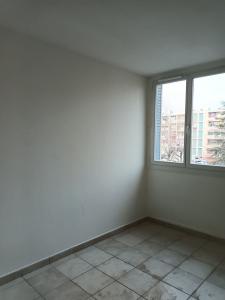 Louer Appartement  651 euros