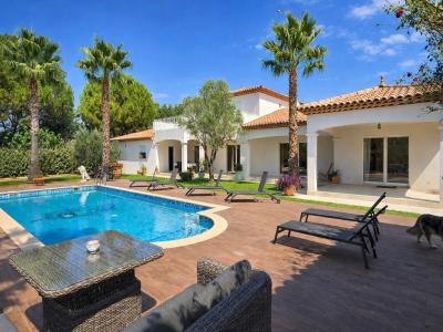 For sale Muy 8 rooms 207 m2 Var (83490) photo 0