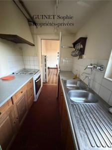 For sale Lucon 9 rooms 109 m2 Vendee (85400) photo 2