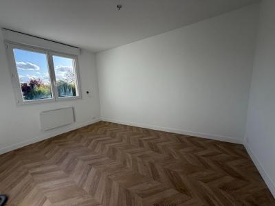For sale Angers 7 rooms 146 m2 Maine et loire (49000) photo 3