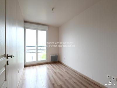For rent Nanterre 3 rooms 66 m2 Hauts de Seine (92000) photo 2