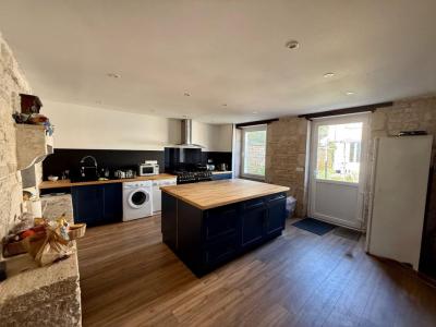 For sale Tillou 12 rooms 321 m2 Deux sevres (79110) photo 4