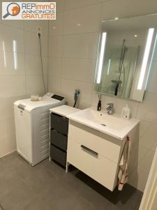 For rent Tours Rue d'Entraigues 2 rooms 40 m2 Indre et loire (37200) photo 0