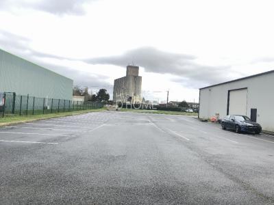 Louer Commerce Rebais 38400 euros