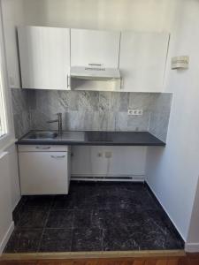 Louer Appartement Paris-8eme-arrondissement 999 euros