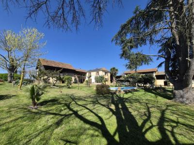 For sale Sarraguzan 7 rooms 156 m2 Gers (32170) photo 0