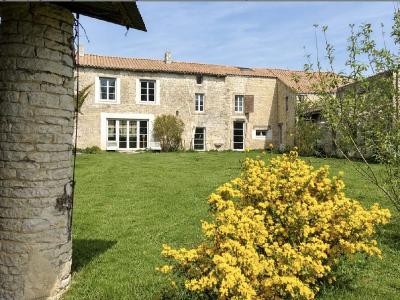 For sale 6 rooms 170 m2 Deux sevres (79210) photo 0