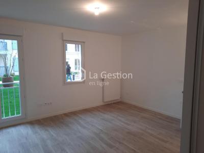Louer Appartement 28 m2 Blanc-mesnil