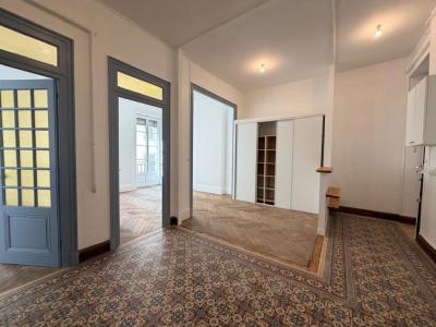 For rent Lyon-7eme-arrondissement 2 rooms 70 m2 Rhone (69007) photo 0