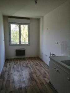 For rent Hanvoile 3 rooms 73 m2 Oise (60650) photo 0