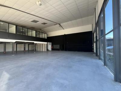 Louer Local commercial 600 m2 Frejus