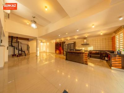 Louer Maison 300 m2 Saint-pierre