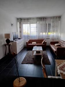 Louer Appartement 70 m2 Courbevoie