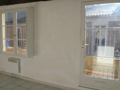 Louer Appartement  407 euros
