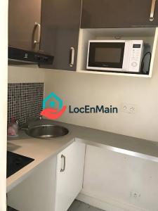 Louer Appartement 18 m2 Paris-18eme-arrondissement