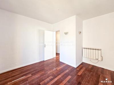 Louer Appartement Paris-18eme-arrondissement 1050 euros
