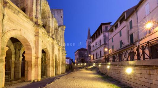 For sale Arles 12 rooms 300 m2 Bouches du Rhone (13200) photo 2