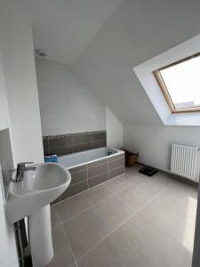 For sale Osmoy 5 rooms 90 m2 Yvelines (78910) photo 1