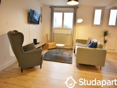 Louer Appartement 11 m2 Angouleme