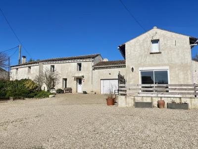 For sale Saint-mande-sur-bredoire 8 rooms 185 m2 Charente maritime (17470) photo 0