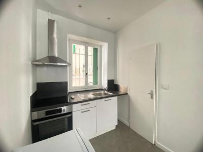 Louer Appartement 18 m2 Nimes