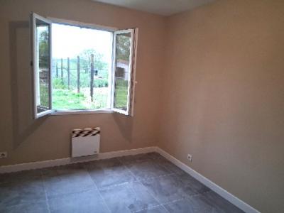 Louer Maison Saint-cesaire 780 euros