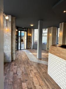 Louer Local commercial 211 m2 Paris-11eme-arrondissement