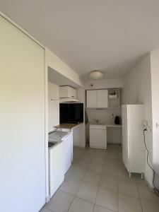 For rent AR�NES 2 rooms 41 m2 Herault (34740) photo 2