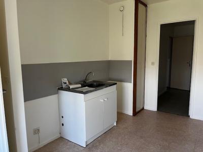 Louer Appartement Cluis 593 euros