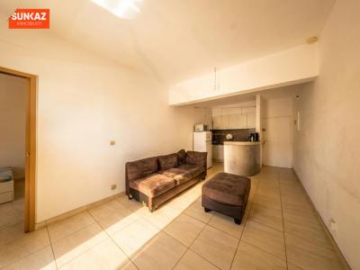 Louer Appartement 51 m2 Saint-pierre