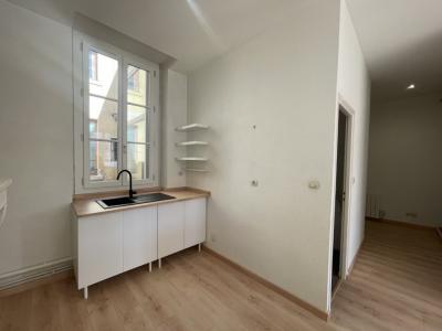 For rent Lyon-6eme-arrondissement 2 rooms 51 m2 Rhone (69006) photo 3
