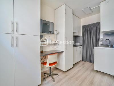 Louer Appartement 13 m2 Paris-11eme-arrondissement