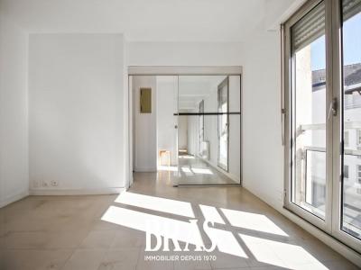 For sale Vannes 2 rooms 45 m2 Morbihan (56000) photo 3