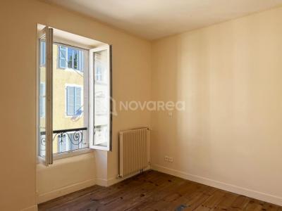For sale Pau 3 rooms 68 m2 Pyrenees atlantiques (64000) photo 3