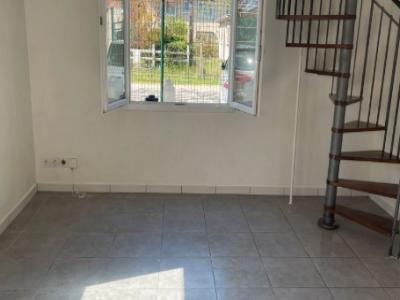 For rent Saint-priest 1 room 27 m2 Rhone (69800) photo 0