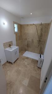 For sale Arphy MONDARDIER 4 rooms 78 m2 Gard (30120) photo 4