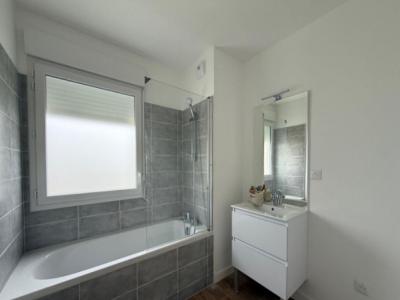 Louer Appartement Laval 700 euros