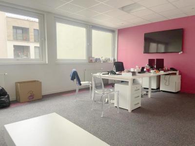 For rent Saint-cloud 900 m2 Hauts de Seine (92210) photo 3