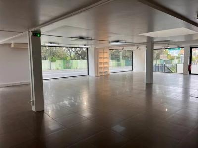 Louer Local commercial 670 m2 Antibes