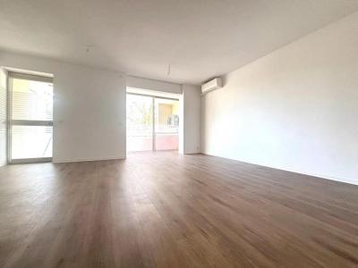 Louer Local commercial 95 m2 Cagnes-sur-mer