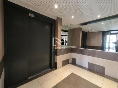 Acheter Appartement 77 m2 Saint-raphael