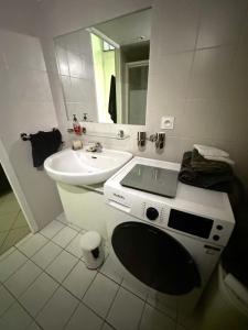 For rent Bordeaux 1 room 27 m2 Gironde (33000) photo 3