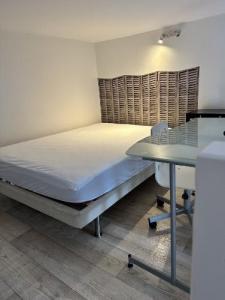 For rent Bordeaux 1 room 23 m2 Gironde (33000) photo 0